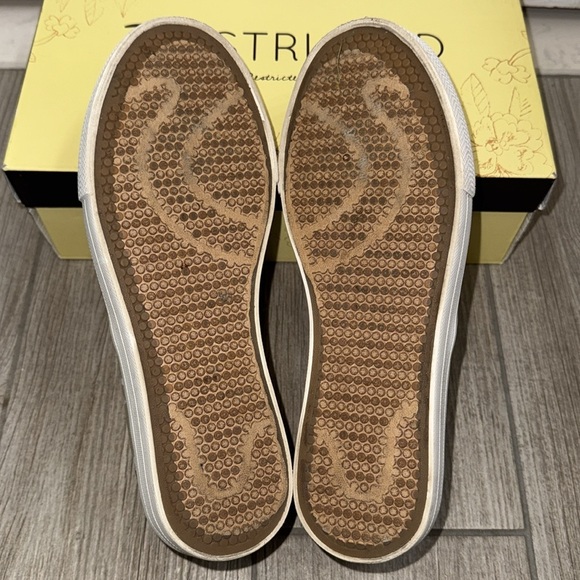 Restricted Vola Canvas Camo Platform Slip-On Sneaker Size 8.5 - Picture 9 of 12